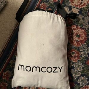 MOMCOZY White Drawstring Travel Pouch with carrier